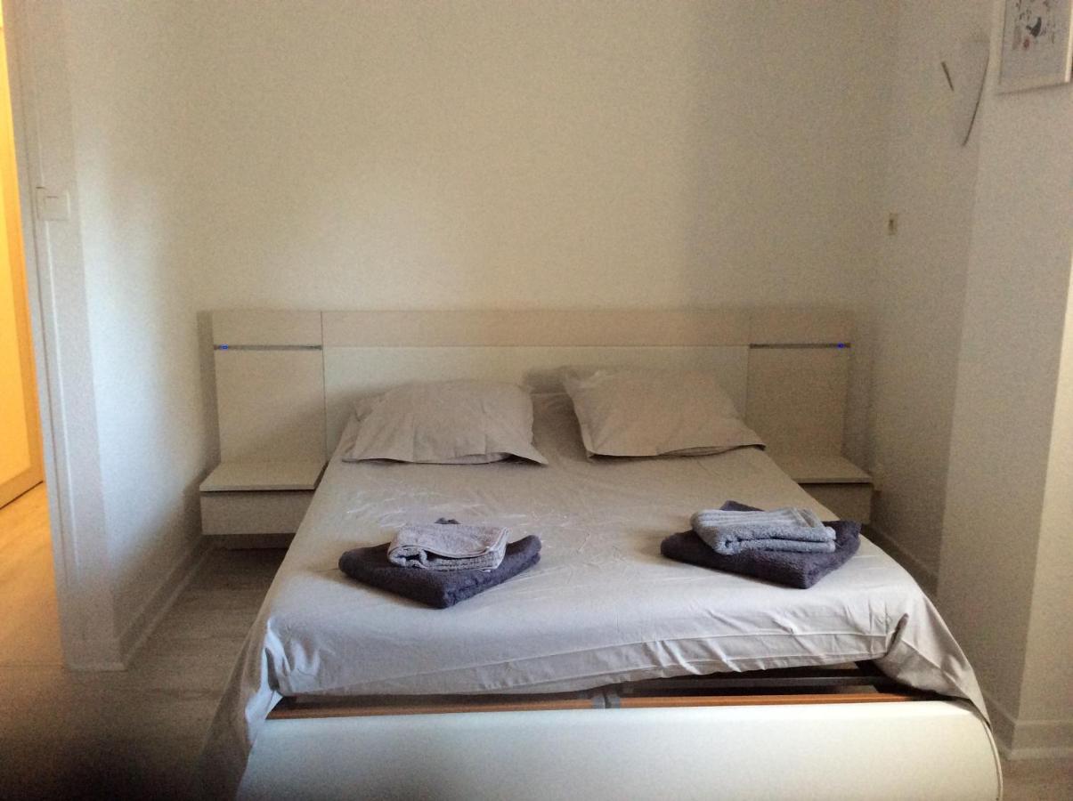 Gites Et Chambres D'Hotes Les Roses The Hauterives Exterior foto