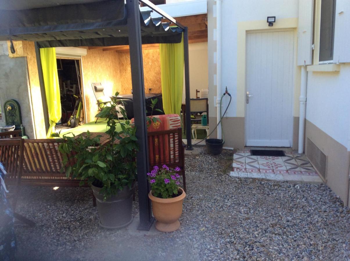 Gites Et Chambres D'Hotes Les Roses The Hauterives Exterior foto